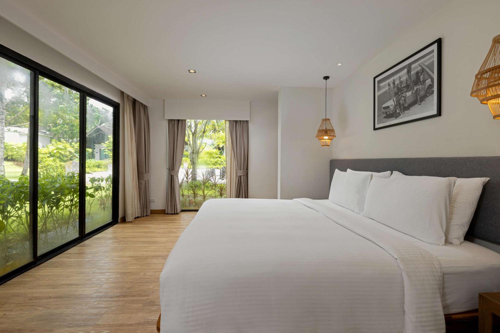 Outrigger Khao Lak Beach Resort - Sha Extra Plus Extérieur photo Deluxe Room